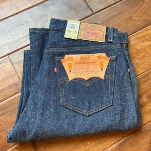 Original shrink-to-fit 501 men’s jeans